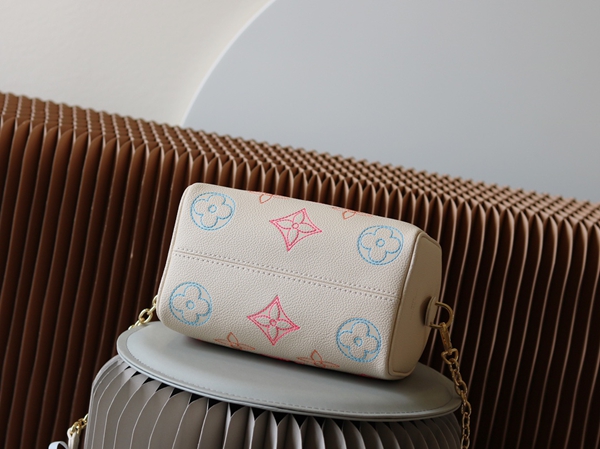 ルイヴィトンバッグ側面デザイン